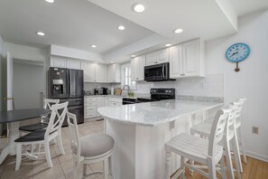 Microwave, dishwasher