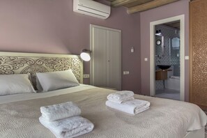 2 عدّة غرف نوم وتجهيزات عازلة للصوت ومكواة/لوح كي وواي فاي مجانًا