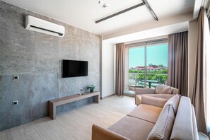 公寓, 1 间卧室, 厨房, 泳池景观 | 埃及棉床单、高档床上用品、泰普尔床垫、客房内保险箱