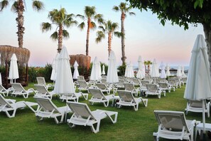 Private beach nearby, free beach shuttle, free beach cabanas - Prive Suite Side & Spa Hotel Adults Only 16 Plus (Manavgat)