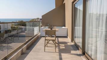 Habitación superior, hidromasaje | Terraza o patio