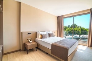 Honeymoon Suite, Hot Tub, Corner | Cadar kapas Mesir, peralatan tempat tidur premium, katil Tempur-Pedic 