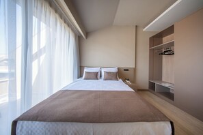 Apartment, 1 Bedroom, Kitchen, Partial Sea View | Premium bedding, Tempur-Pedic beds, in-room safe, laptop workspace - Prive Suite Side & Spa Hotel Adults Only 16 Plus (Manavgat)