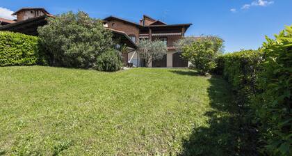 Bruno Selvago's Casba. Rustic house with exposed brick surrounded by vineyards.