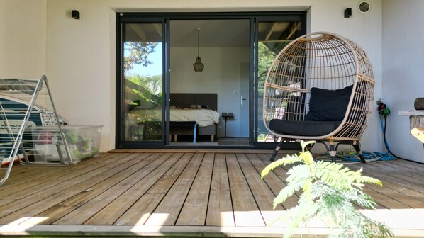 Terrace/patio - New Beautiful house with view of Lac du Moutchic (Lacanau)