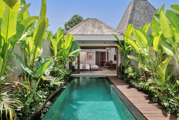 Villa exclusiva, alberca privada | Vista al jardín