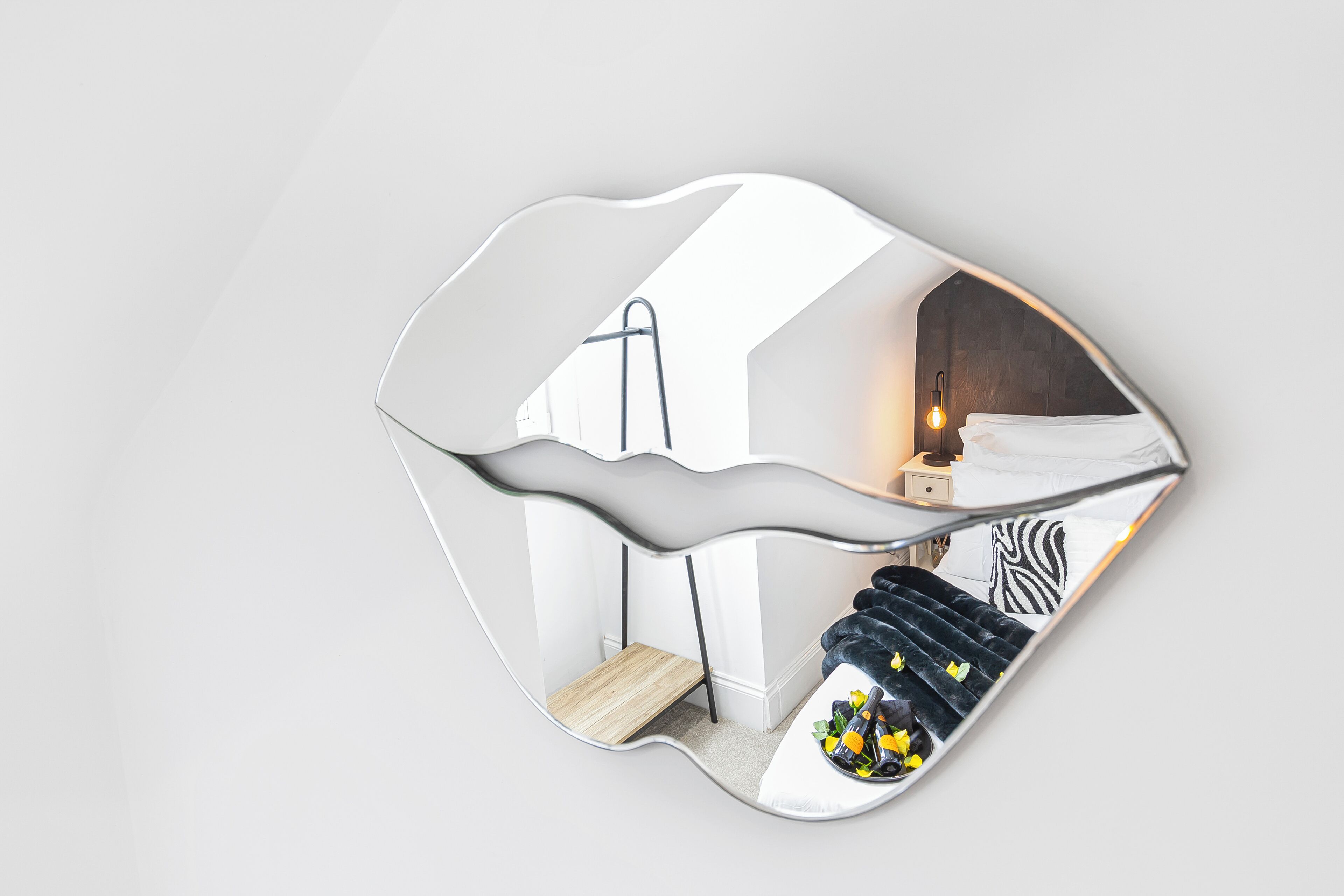 1 chambre, coffres-forts dans les chambres, fer et planche à repasser