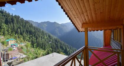 Abhishek Homestay Duplex: Experience Comfort and Scenic Bliss in Shoja