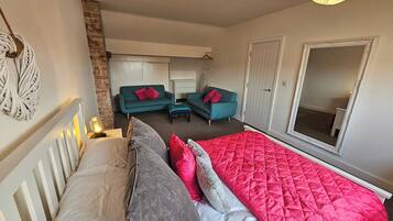 Apartment | 1 bedroom, iron/ironing board, free WiFi, bed sheets