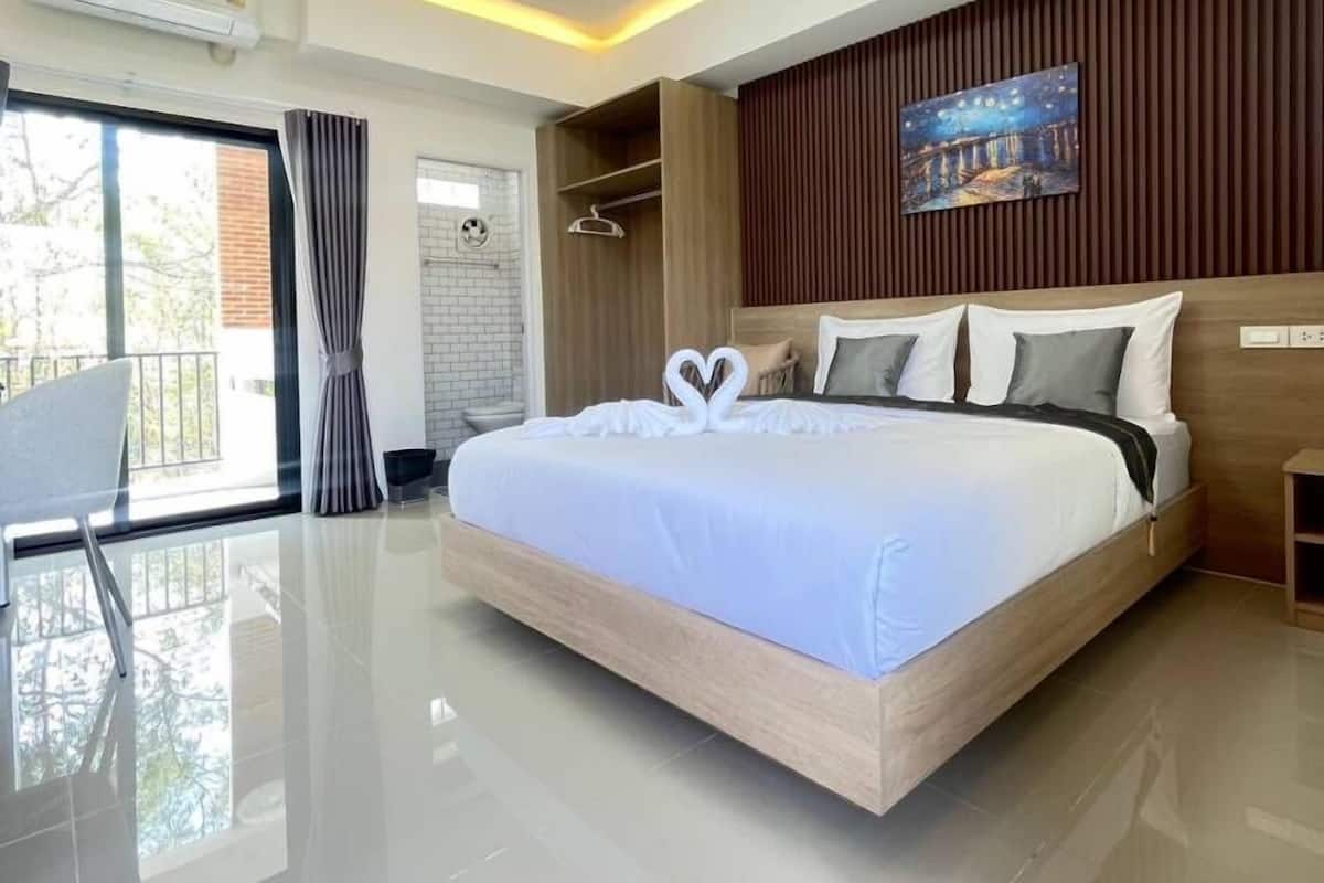 Habitación doble estándar | Ropa de cama de alta calidad, escritorio, wifi gratis y ropa de cama