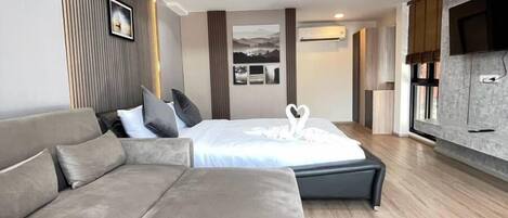 Superior Double Room | Premium bedding, desk, free WiFi, bed sheets