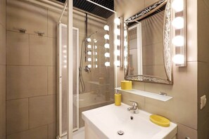 Dusche, Bidet, Seife, Shampoo