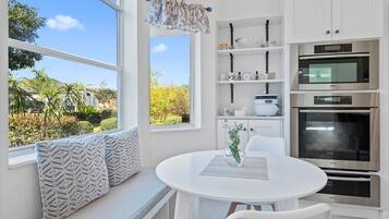 Ferienhaus | 4 Schlafzimmer, Schreibtisch, Internetzugang