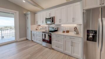 House | 5 bedrooms, Internet