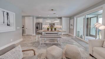 House | 5 bedrooms, Internet