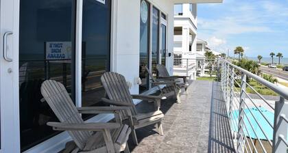 Ocean Front Flagler Beach Sleeps 5 People