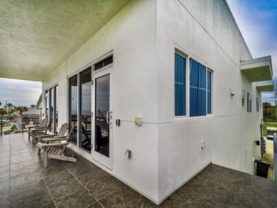 Ocean Front Flagler Beach Sleeps 5 People