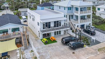 公寓 | 2 間臥室、書桌