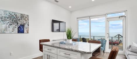 Apartment | 2 bedrooms, desk