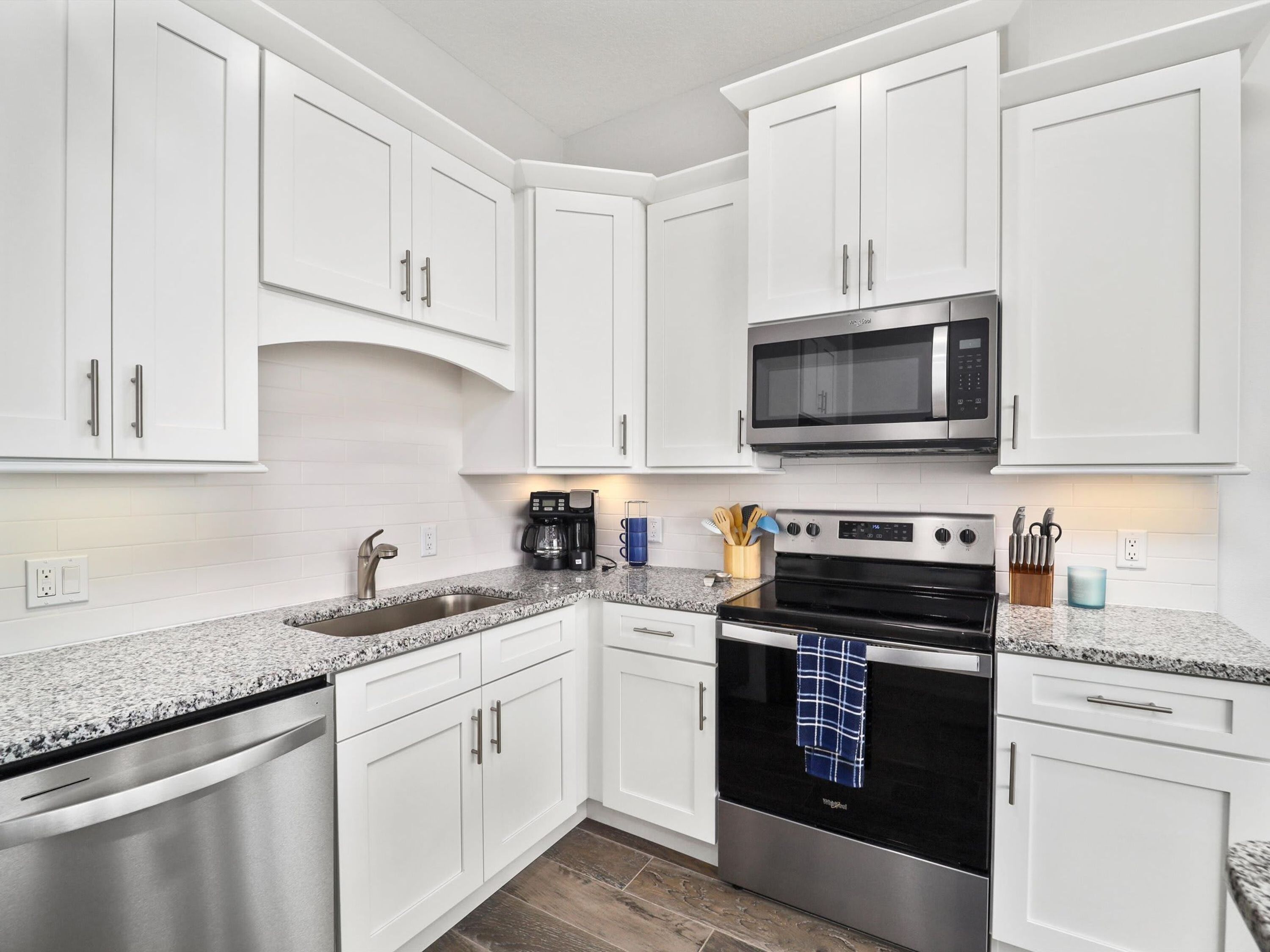 Apartment | 2 bedrooms, desk