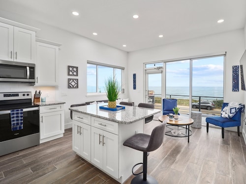 Ocean Front Flagler Beach Sleeps 5 People