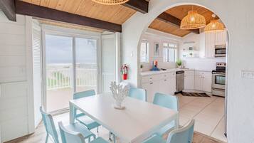 House | 6 bedrooms, Internet