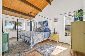 6 bedrooms, Internet - Pelican Beach Private Ocean Front Beach House- Sleeps 10 Bring Your Surf Boards (Palm Coast)