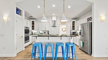 House | 4 bedrooms, Internet