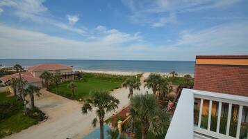 House | 4 bedrooms, desk, Internet