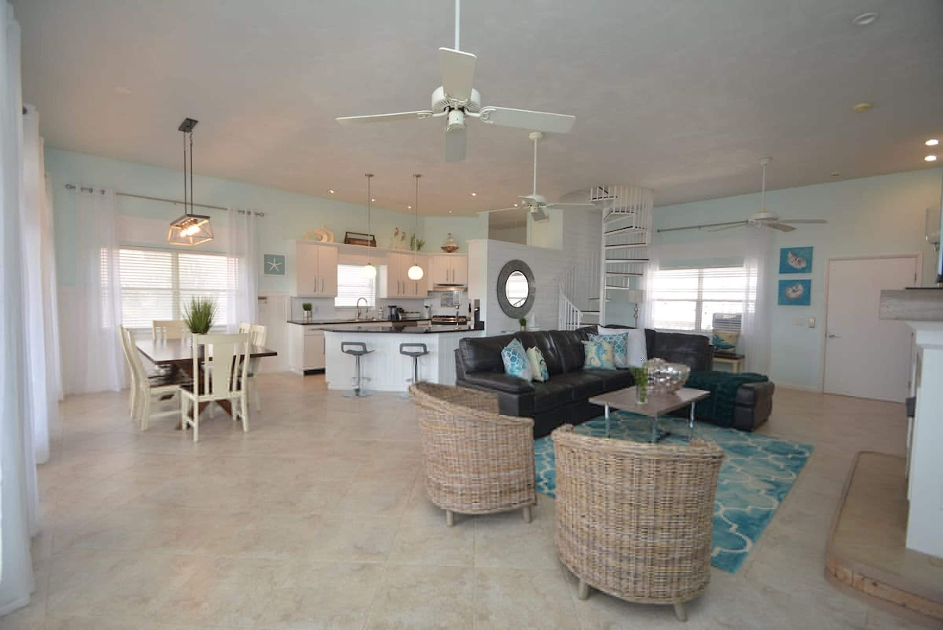 House | 4 bedrooms, desk, Internet