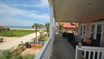 House | 4 bedrooms, desk, Internet