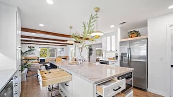 House | 4 bedrooms, Internet