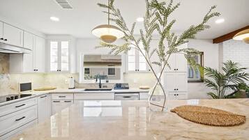 House | 4 bedrooms, Internet