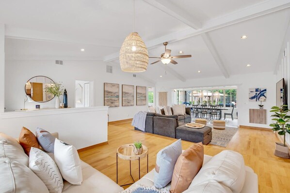 House | 3 bedrooms, Internet - Saltwater Canal Home Heated Pool 3 2 2 Gorgeous Pets Welcome (Palm Coast)