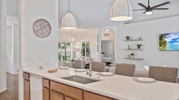 House | 4 bedrooms, Internet