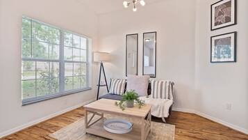 House | 4 bedrooms, Internet