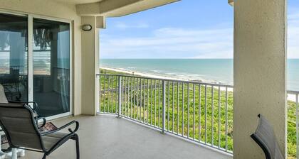 Oceanview Top-floor Penthouse in Surf Club Beach Pool Access