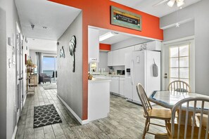 Apartment | 2 bedrooms, Internet - Oceanview Top-floor Penthouse in Surf Club Beach Pool Access (Palm Coast)