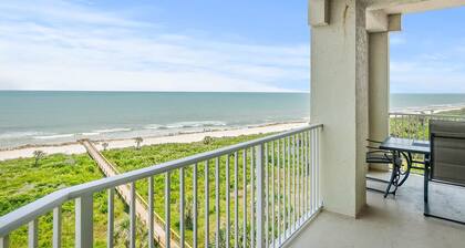 Oceanview Top-floor Penthouse in Surf Club Beach Pool Access