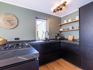 Dishwasher, highchair - Beautiful private villa for 6 people with pool, WIFI, TV and patio (Vlagtwedde)