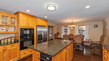 Superior Cabin, Multiple Bedrooms, Hot Tub, Mountain View | Private kitchen | Fridge, microwave, oven, stovetop