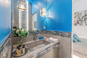 Falcone 5 Monolocale comfort | Badrum | Dusch, hårtork, badrock och handdukar