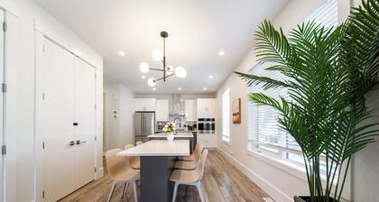 Chic Hideaway-King Bed-Fireplace-DT/WEM-Garage