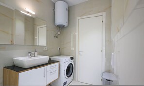 Apartment | 2 bedrooms - Sanpietro Vacation Apartment 003 (Ishëm)