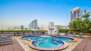Pool - High Rise | Premium Amenities | BayView | StayCozy (Miami)
