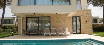 Sanpietro Vacation Deluxe Villa