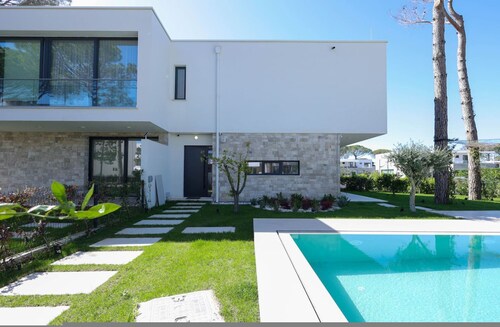 Sanpietro Vacation Villa 002