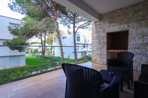 Unclassified image, 5 of 17, button - Elegant Apartment Large Balcony - Beach Resort (Ishëm)