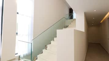 House | 5 bilik tidur