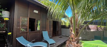 Wooden chalet with SPA and garden, close to the lagoon